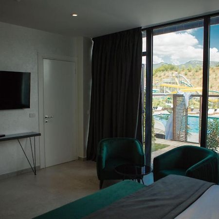 Equos Resort Hotel Tirana Exteriör bild