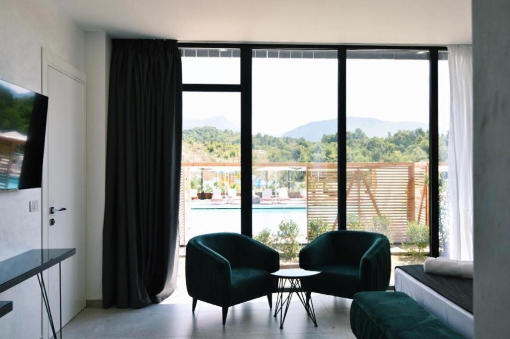 Equos Resort Hotel Tirana Exteriör bild