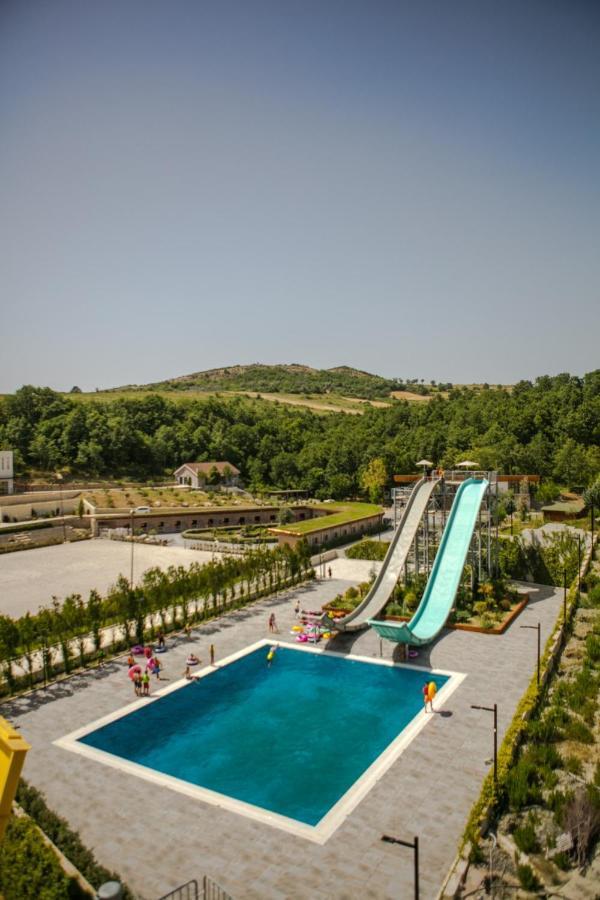 Equos Resort Hotel Tirana Exteriör bild
